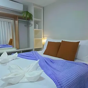 https://sunny-hall-flat.portodegalinhashotels.com